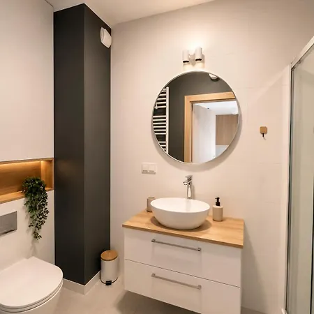 Baltycki Azyl - Baseny Ogrzewane , Jacuzzi, Sauny, Kryta Sala Zabaw, Bilard Jastrzębia Góra